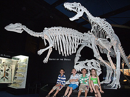 anak2dinosaurus.jpg