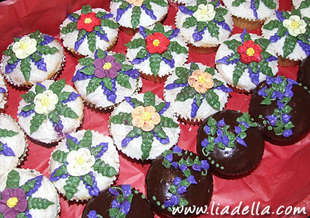 cupcake_wild_leaves_blog.jpg