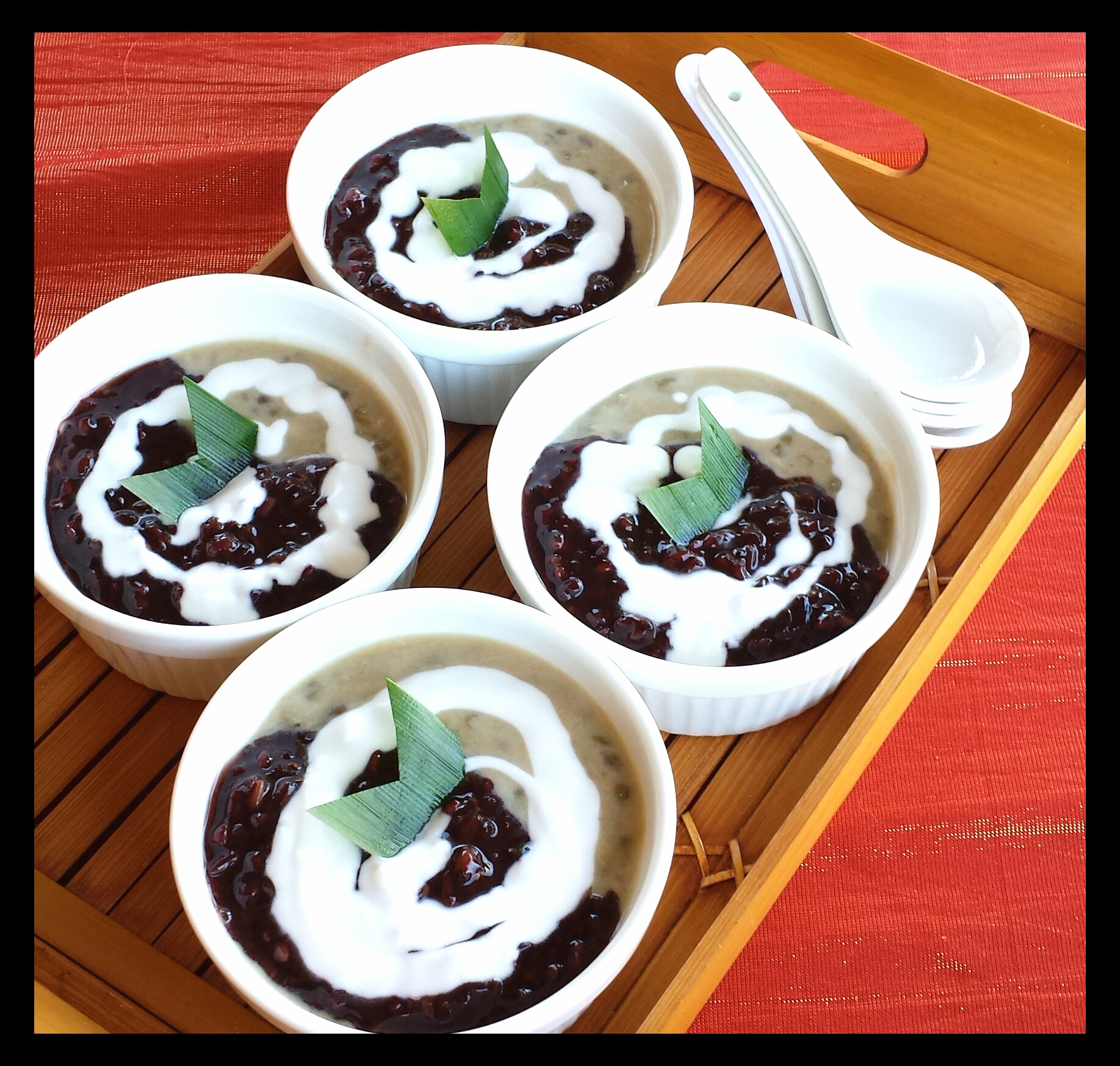 Black Glutinous Rice Pudding with Coconut milk and Mung beans porridge